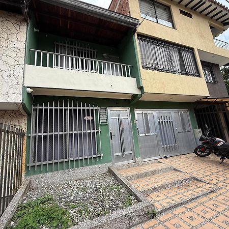 Road Living Home ميديلين المظهر الخارجي الصورة