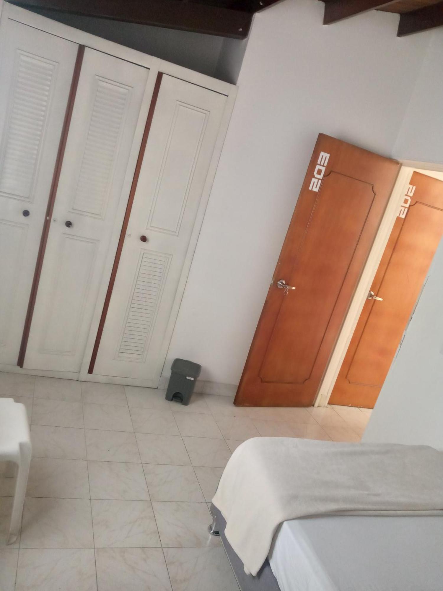Road Living Home ميديلين المظهر الخارجي الصورة