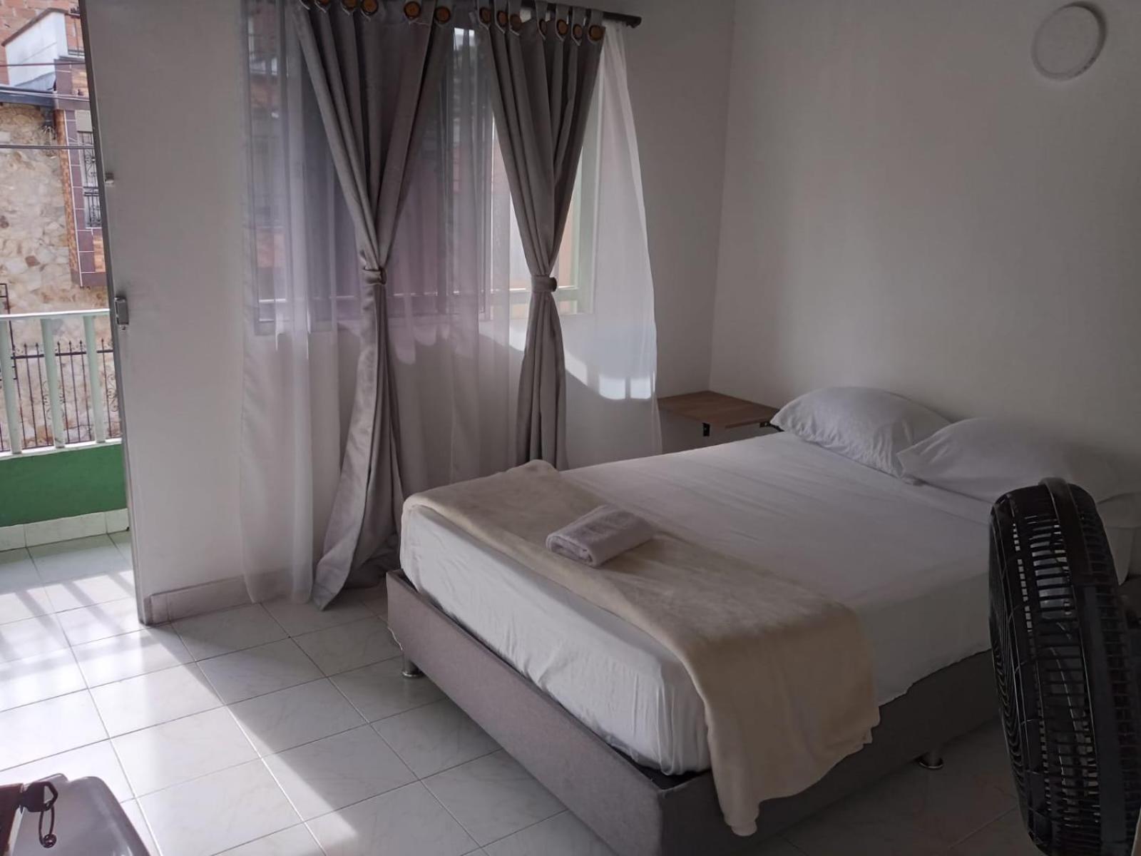 Road Living Home ميديلين المظهر الخارجي الصورة